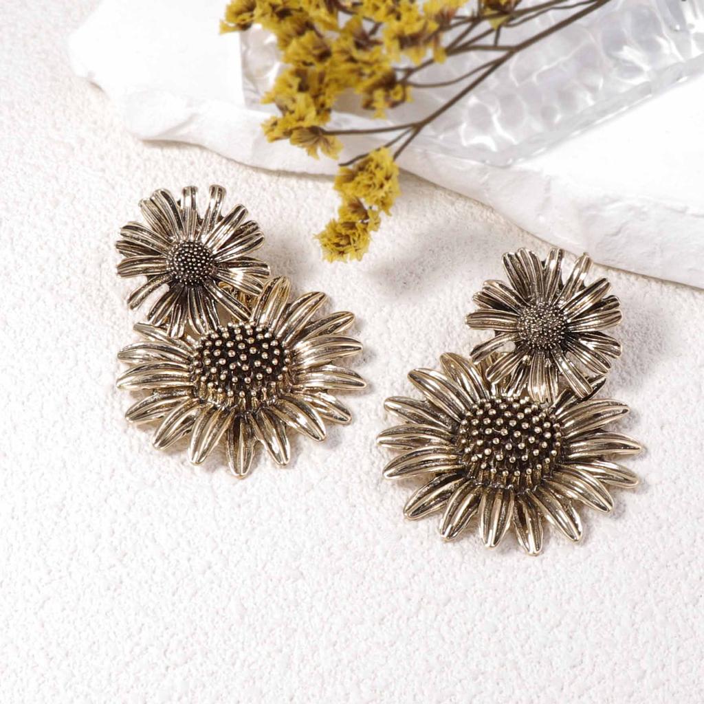 personalized retro screw closure double-layer flower alloy pendant earrings, high-end versatile design women's models