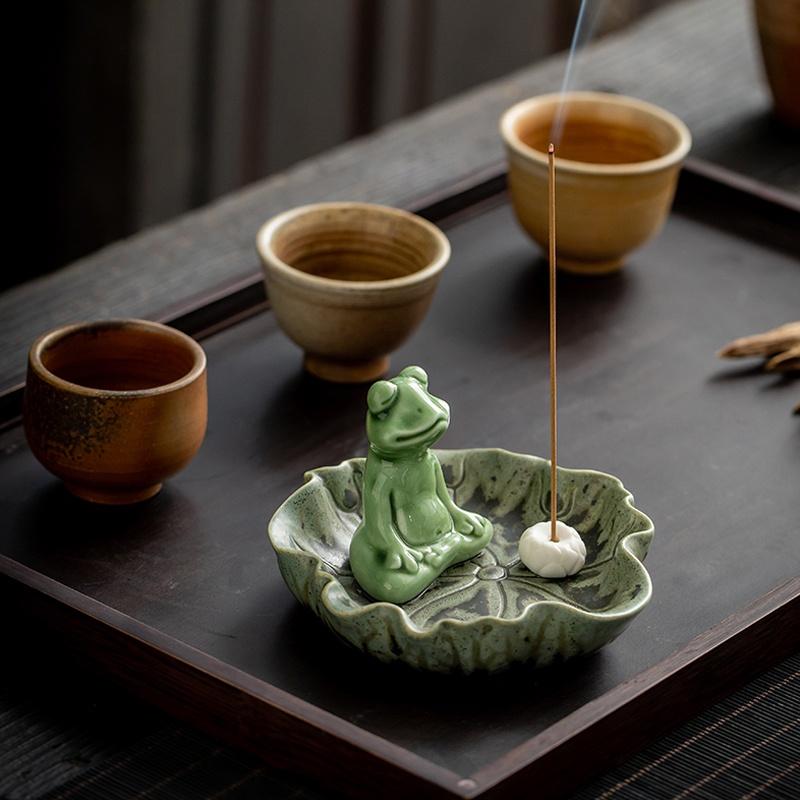 Ceramic Incense Holder Frog Incense Burner Indoor Incense Burner Aromatherapy Ornament