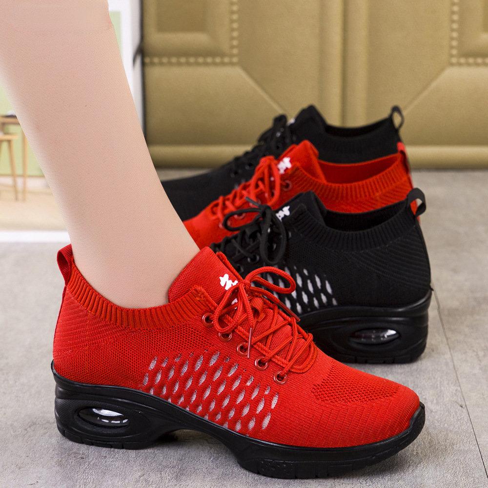 Women's Modern Dance Sneakers Soft Bottom Ballroom Jazz Sneakers Breathable Air Cushion Outdoor Women's The Old Beijing Shoes
