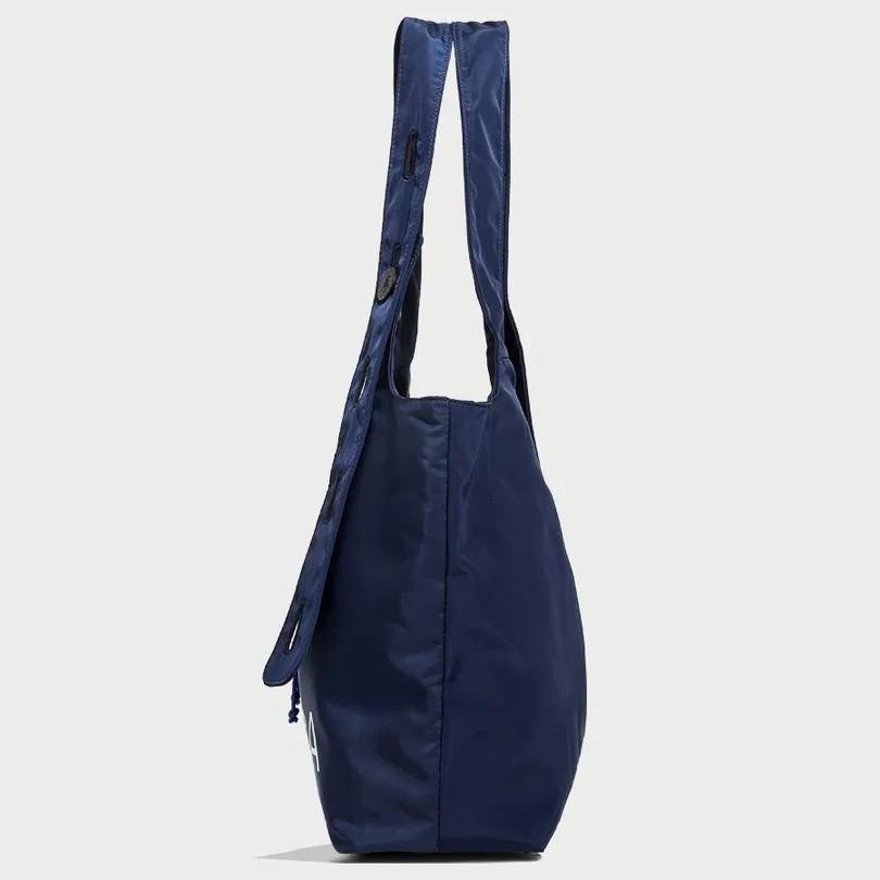 Large Capacity Tote Bag 2026 New Fashionable and Versatile Niche Design Shoulder Bag Simple Commuting Tote Bag