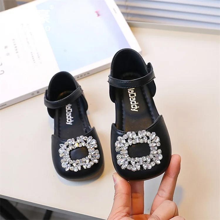 

2024 Детские сандалии Летние роскошные туфли принцессы для девочек Модные детские сандалии со стразами и пряжкой для платья на плоской подошве для вечеринки и свадьбы 23 чёрный
