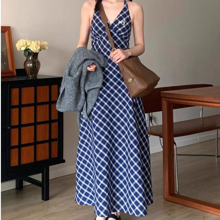 Early spring French retro V-neck neck strap suspender dress women's design plaid blue a-word long skirt