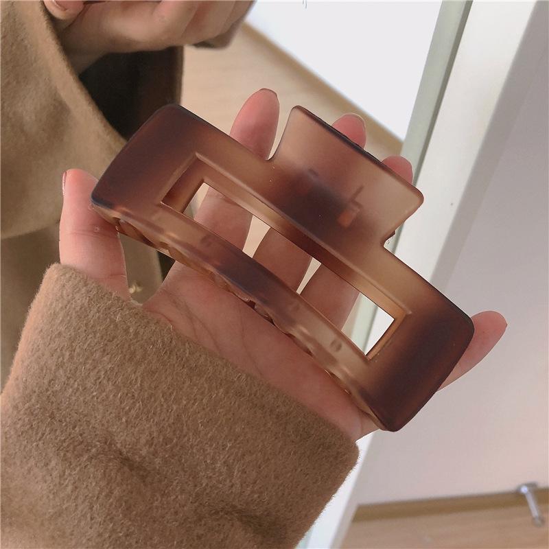 Summer Amber Gentle Matte Large Grab Clip Temperament Brown Scrub Back Head Hairpin Shark Clip