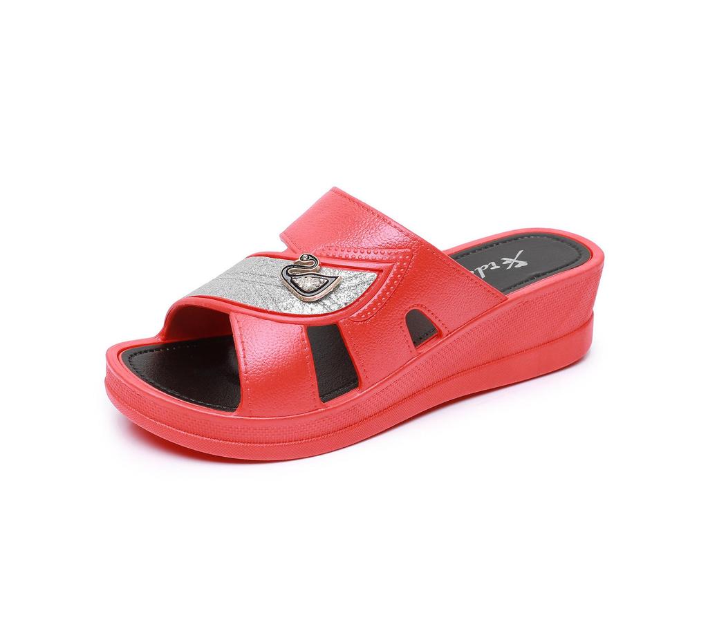 Mom’s Outdoor Women's Summer Fashion Non-Slip Thick-Soled Slippers - Comfortable for Middle-Aged and Elderly