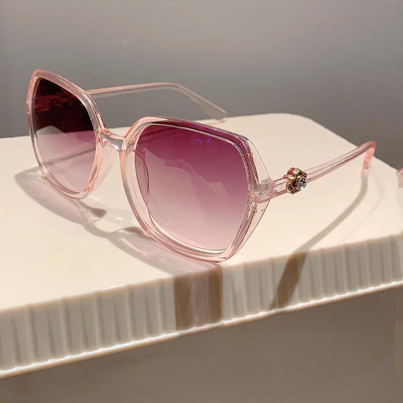 Stylish Design Gradient Shades Fashion Square Women's Sun Glasses Oversize Decoration Sunglasses for Travelling Driving