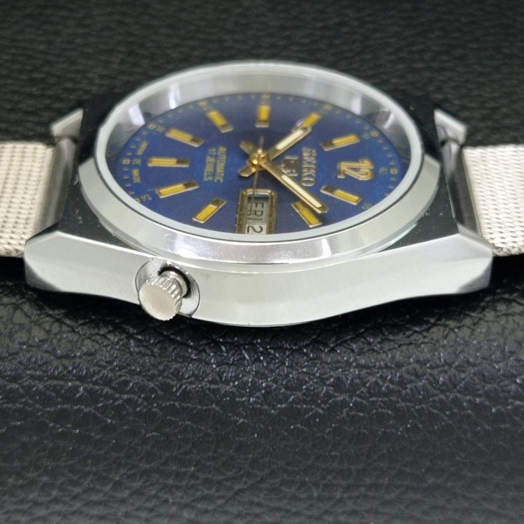 MONTRE HOMME VINTAGE REMISE À NEUF SEIKO 5 AUTOMATIQUE JAPON CADRAN COULEUR BLEU a500165-2 R151a-a500165