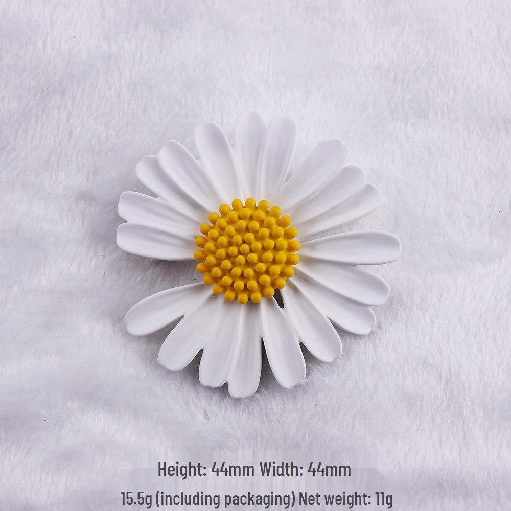 Drip Oil Small Daisy Brooch - Women's Anti-Exposure Corsage Pin Buckle, High-End Clothing Accessory.