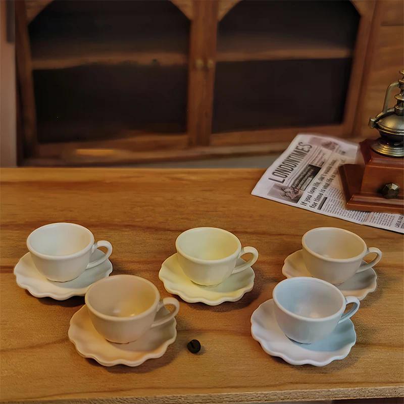 2Pcs Miniature Dollhouse Coffee Latte Cup & Dish Set Mini Drinks Dessert Model Doll House Accessories Kids Play Toy Gift