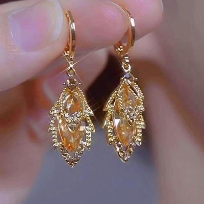 Schicke Zirkon Blatt Quasten Ohrklemmen - Y2K Minimalistischer Stil Ohrringe für Frauen