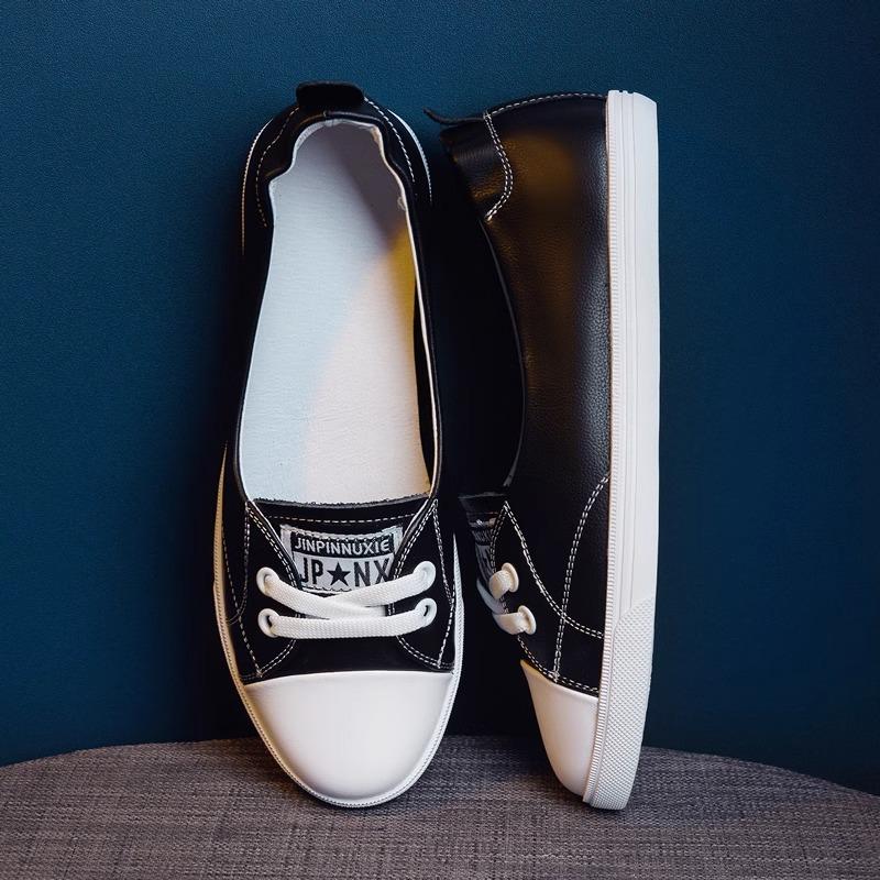 

Кожаные маленькие белые туфли женские новые летние тонкие дышащие на плоской подошве с мягкой подошвой на одном педале туфли медсестры с мелким вырезом одинарные туфли 40