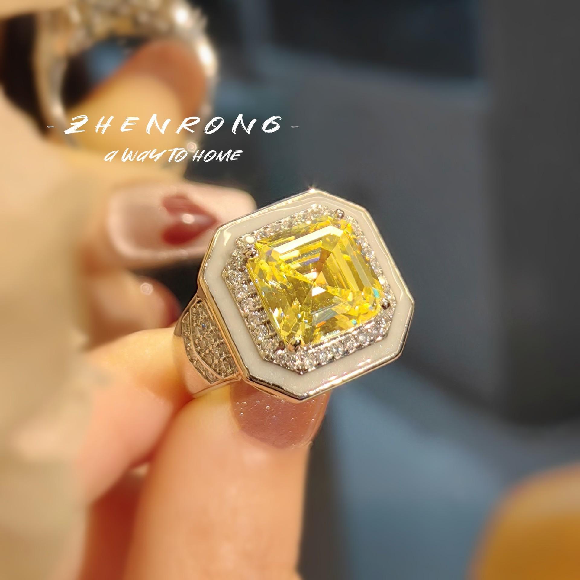 

Luxury Luxury Inlaid Ace Pagoda Yellow Diamond Ring Inlaid With High Carbon Diamonds Versatile Niche Design White Lacquered Women S Ring