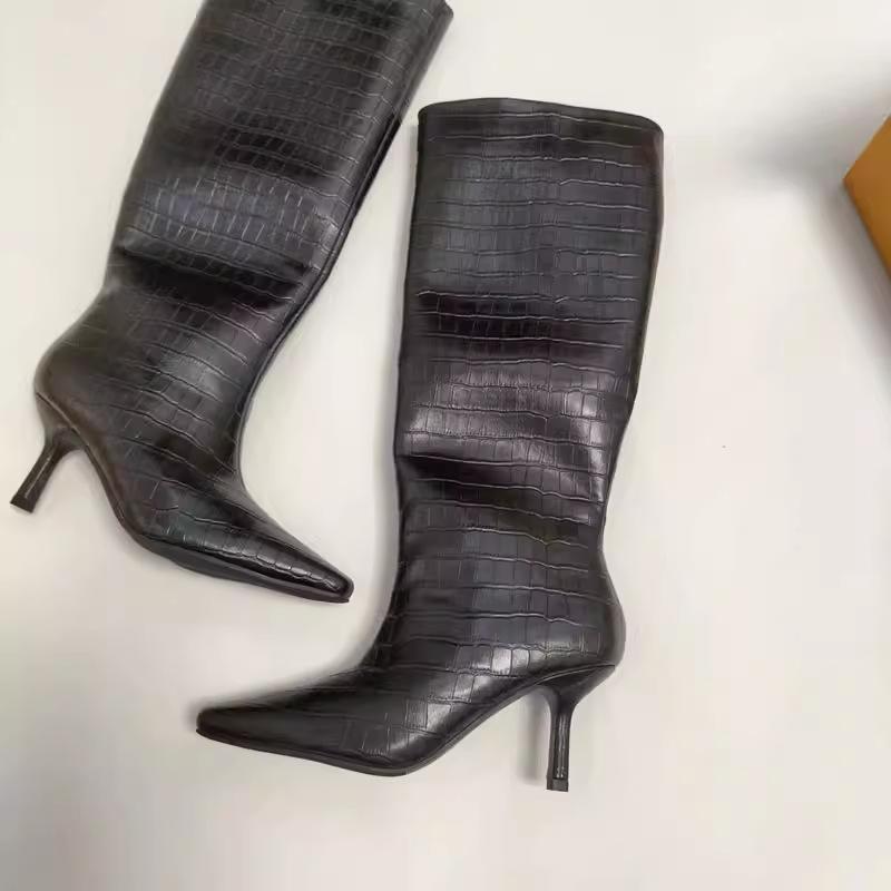 

2025 новые Mona с квадратным носком, на высоком каблуке, белые рыцарские сапоги, с тиснением под крокодила, высокие, до колена, европейские и американские, но сапоги до колена 40