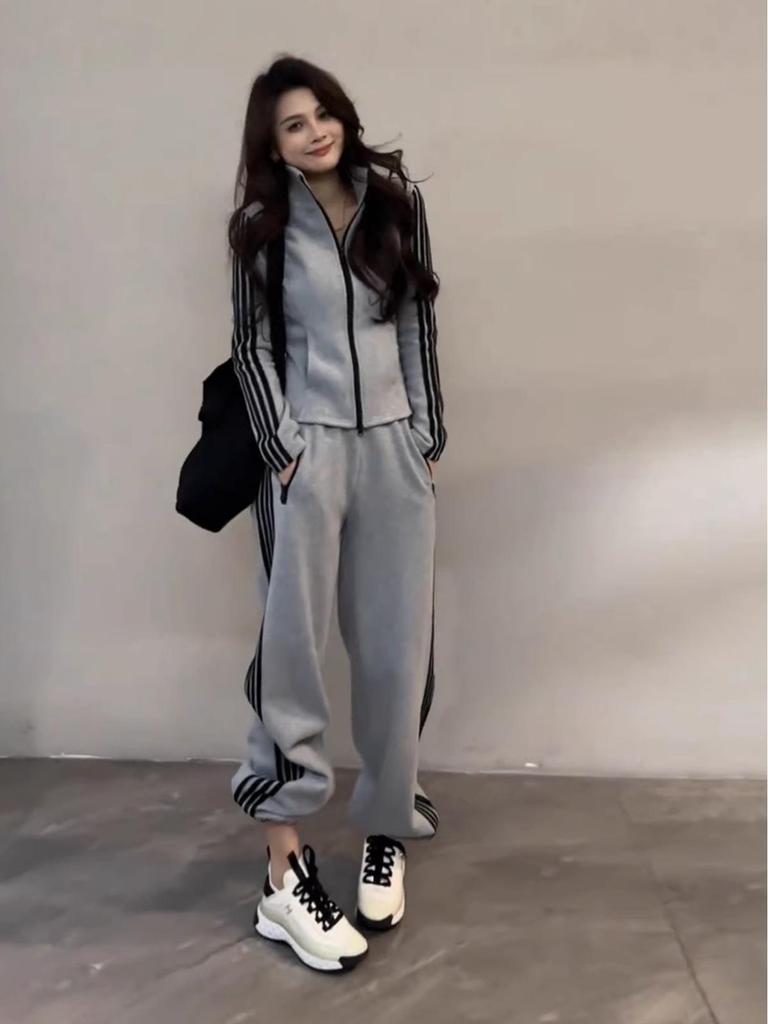 Trendy Women's Spring/Autumn 2026 Two-Piece Set: Stand-up Collar Top & Wide-leg Pants
