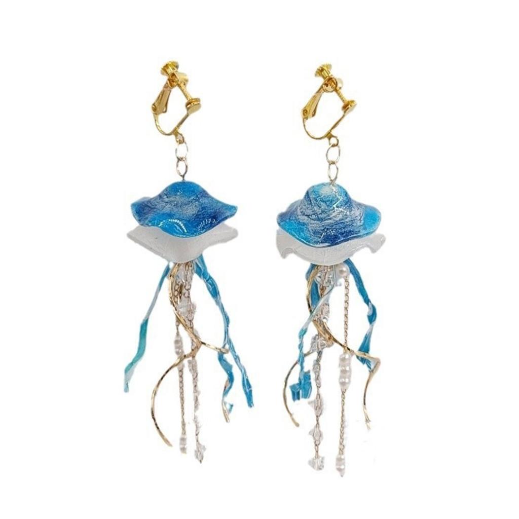 Boucles d'oreilles élégantes méduses bleues faites à la main, artisanat à partir de matériaux acryliques pour les sorties décontractées et les vacances à la plage, usage quotidien