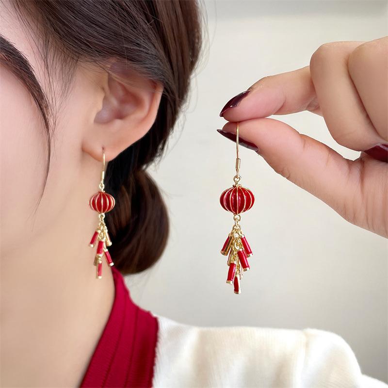 Chinese Style Red Lantern Firecracker Fringed Earrings Atmospheric High-End Long New Year'S Earrings Light Luxury Retro Earrings