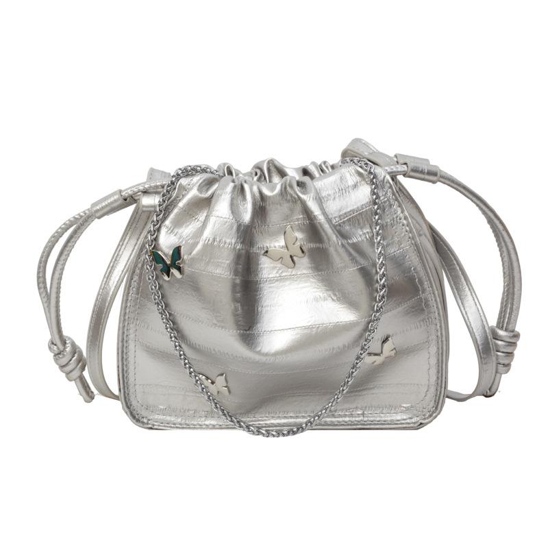 

Simple and fashionable bundle pleated bag women s 2025 summer Korean version trendy versatile bucket bag high-end messenger bag серебряный