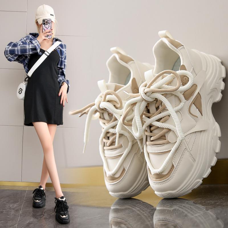 Jarní nové dámské ležérní sportovní boty studentské kožené silná podrážka zvyšující výšku boty pro tátu Douyin živé vysílání všestranné dámské boty