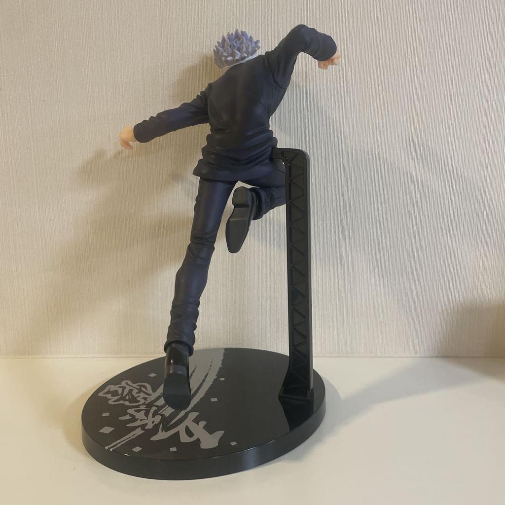 [USED] Anime character figure Gojo Satoru