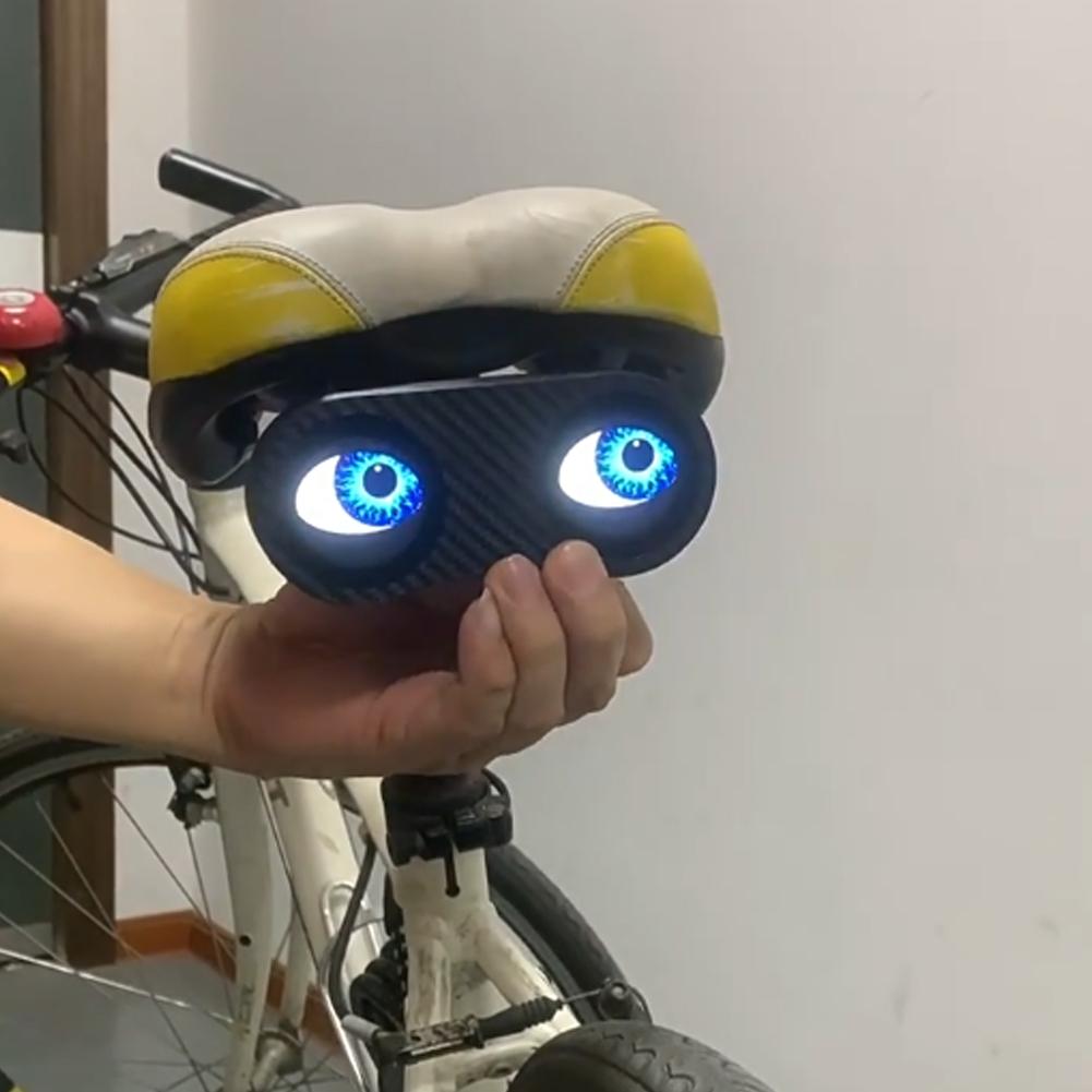 Chytré zadní světlo na kolo Ďáblova oči Vodotěsné LED světlo na kolo/motocykl pro noční jízdu s dobíjecím kabelem typu C N6V3