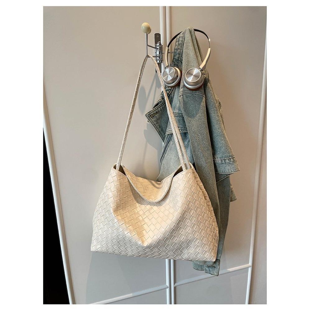 Lightweight Large Capacity Faux Leather Multipurpose Storage Bag for Daily Use