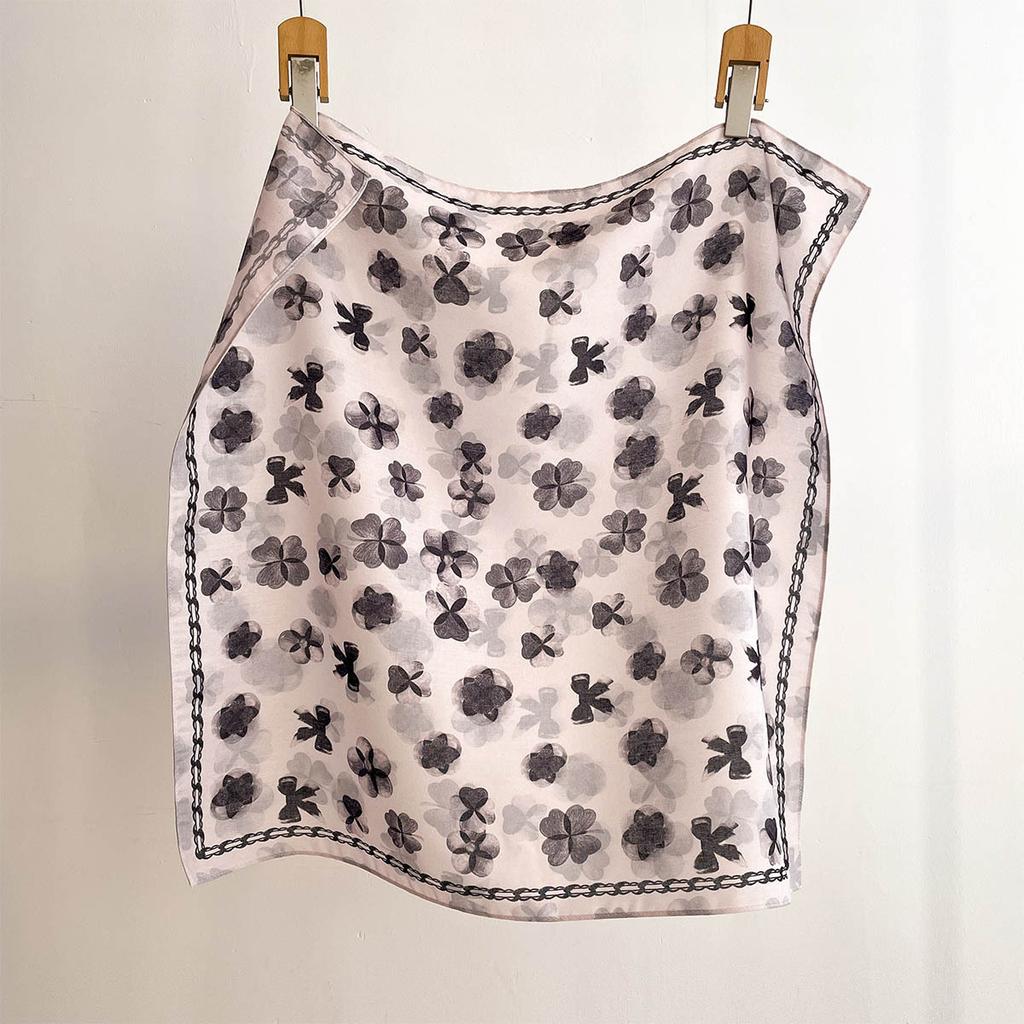 Spring and summer new double-sided cashew flower square scarf multi-color retro silk scarf women's daily age reduction small square scarf