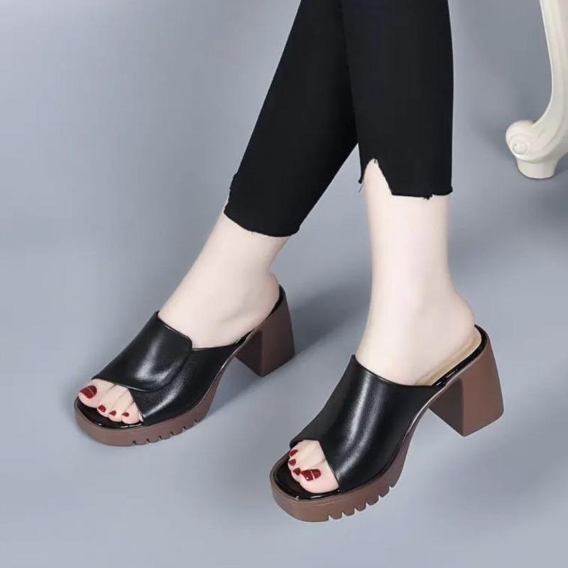 Fashion Women's Slippers And Ladies Sandals Heeled Round Toe Fish Slides Leather Shoes Job Casual Designer Luxury Luxury Clappers Pvc 39