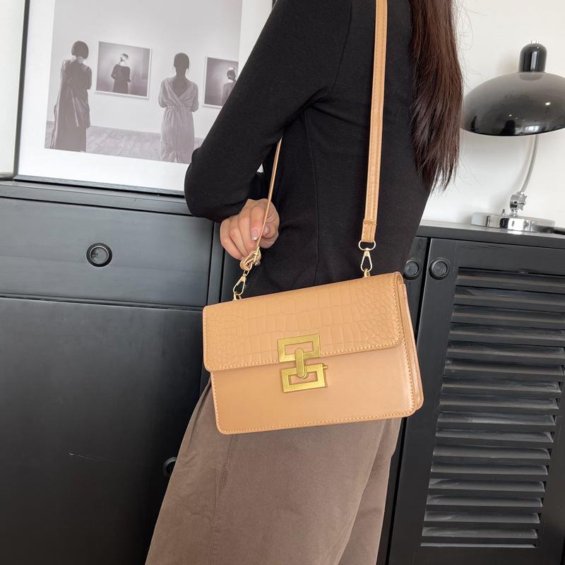 2025 Winter New Simple Fashion Solid Color Casual Retro Lock Trend Crossbody Shoulder Small Square Women's Bag