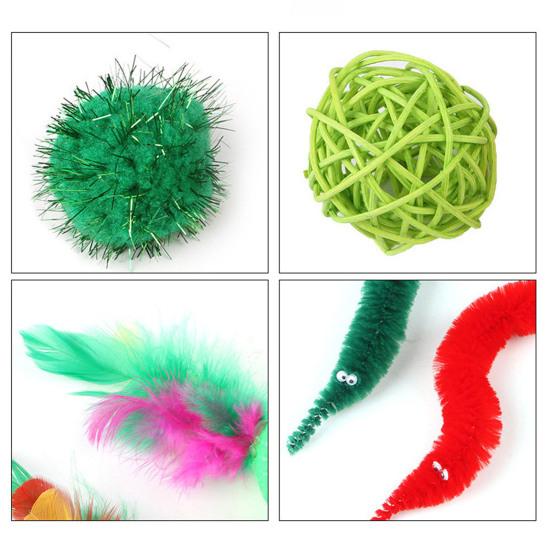 1 Set Christmas Cat Toys Interactive Teaser Wand Rattle Ball Feathered Plush Mice Cat Entertainment Toys for Indoor Cats Kittens Exercise Holiday Gift
