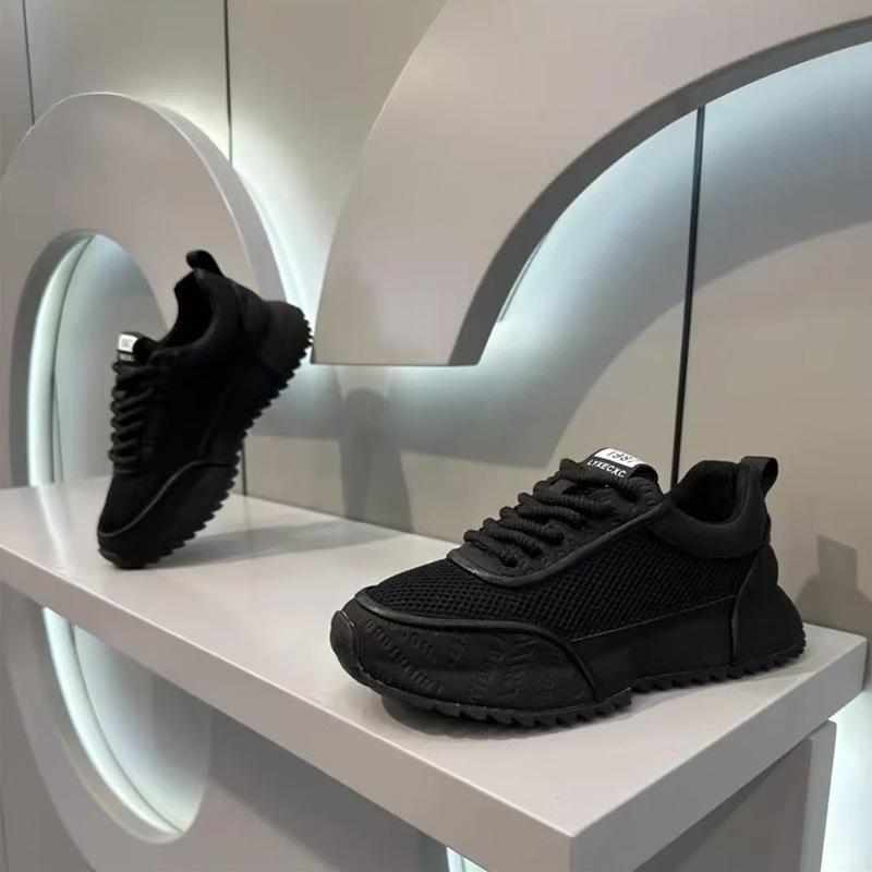 

Мужская обувь 2025 лето новая нескользящая и износостойкая спортивная обувь дышащая сетчатая повседневная обувь мужская высококлассная трендовая обувь 44