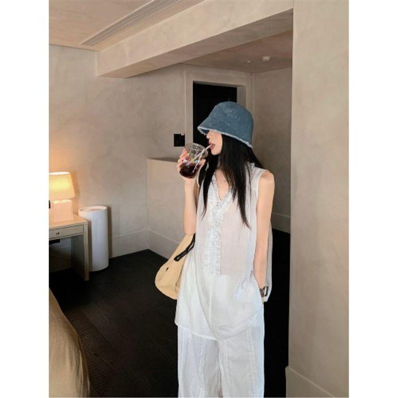 

Kumikumi Дизайнерский вкус V-образный вырез Трехмерное кружево Рубашка Топ Женский Летний Похудение Повседневные Брюки Брюки Костюм из двух предметов Lace White Shirt L