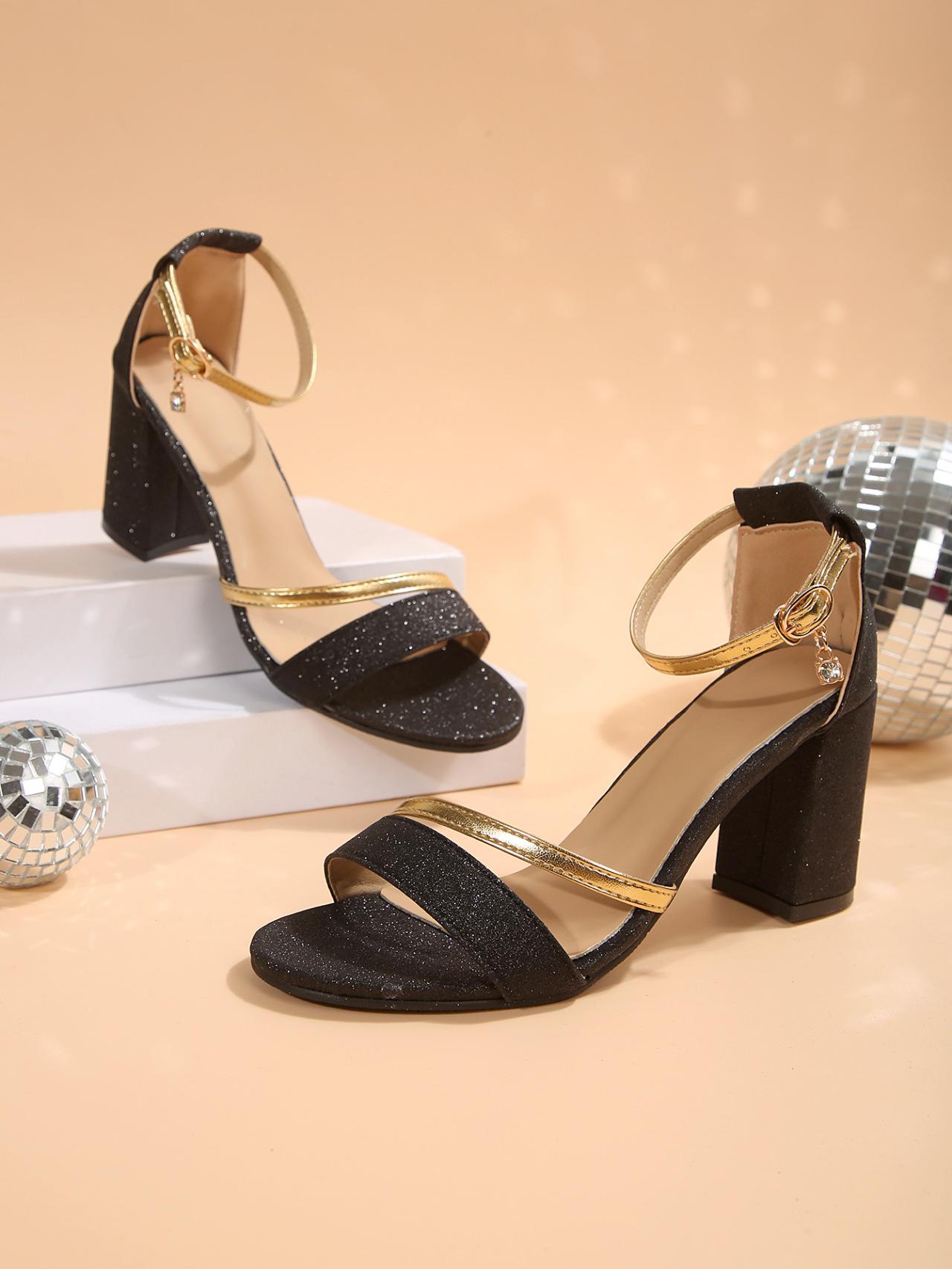 

2025 Новые Летние Элегантные Туфли на Высоком Толстом Каблуке Металлическая Пряжка-Слово Модные Босоножки с Пряжкой Материнская Обувь Женская JQ 40 чёрный