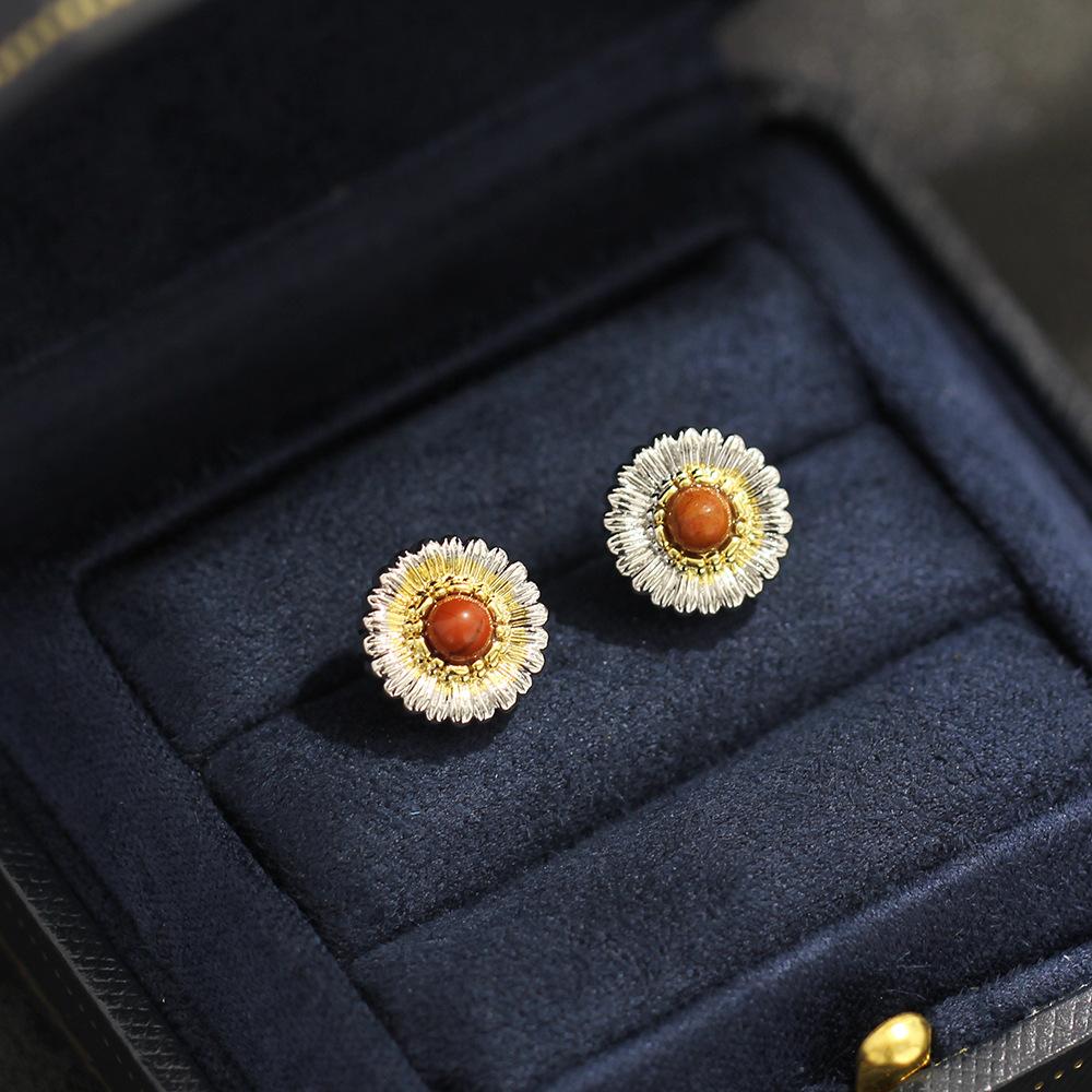 French Temperament 925 Silver Needle Daisy Earrings Women's Ins High-end Sense Four-color Small Flower Optimization Stone Stud Earrings and Earrings a