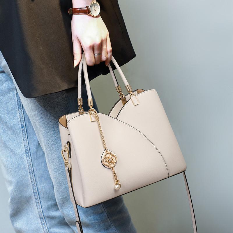 Gift handbag bag new women s bag leather messenger bag middle-aged birthday high-end mother bag
