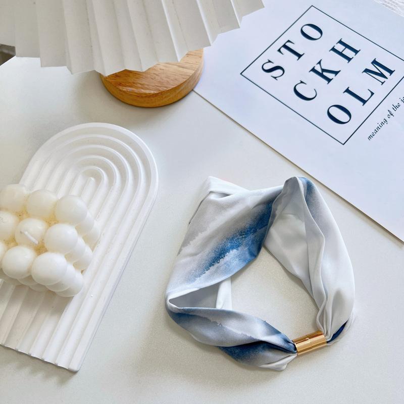 Korean Style New Fahion Silk Scarf Pearl Necklace Decoration Printed All-Matching Vintage Scarf Professional Lady Small Scarf