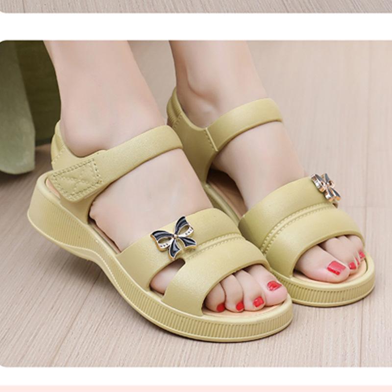 

2025 новые модные повседневные удобные сандалии летние модные тапочки повседневная однослойная обувь удобные летние модные тапочки тапочки 36 [one size smaller]