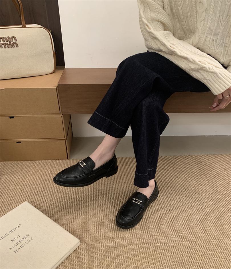 

Small inner heightening Le Arc de Triomphe gold buckle lucky shoes women s British style small leather shoes retro single shoes 39