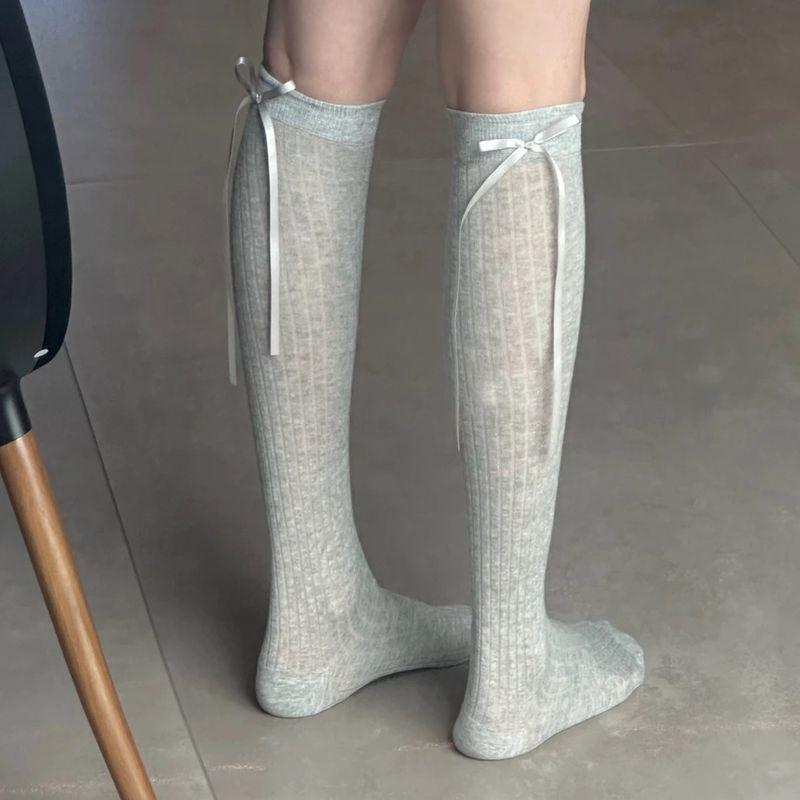 

Носите удобные гаджеты, ремешки-бабочки, гольфы до икр. Легче всего сочетать с носками для йоги и фитнеса. Носки для бега и спорта, поддерживающие чулочно-носочные изделия. Light gray