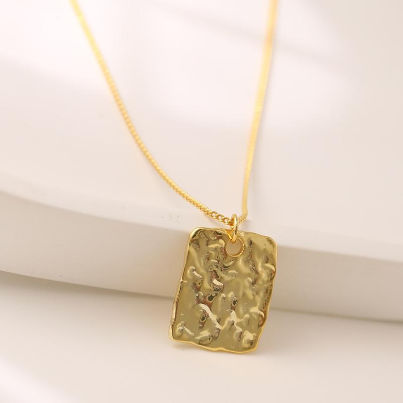 Small Square Necklace for Women, Fashionable, Versatile and High-end Style Clavicle Chain for Best Friend Girlfriend Gift