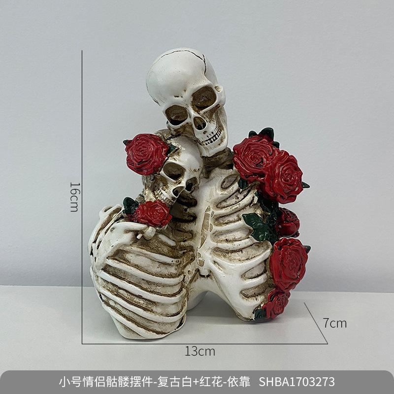 Gothic Couple Resin Skull Model Halloween Scene Arrangement Props Ornament