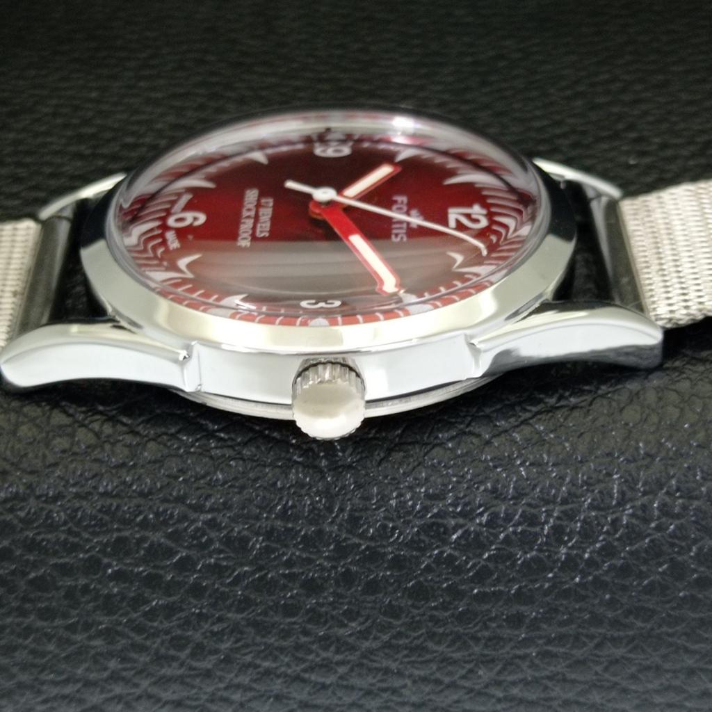 REFURBISHED VINTAGE HAND-WINDING SWISS MENS RED COLOR DIAL WATCH a701030-5 R205a-a701030