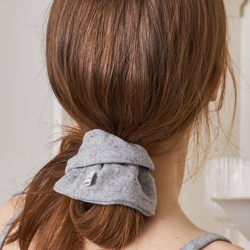 

Ssecondo Flower fabric hair scrunchies, Eden_2 colors Navy + Gift Wrapping