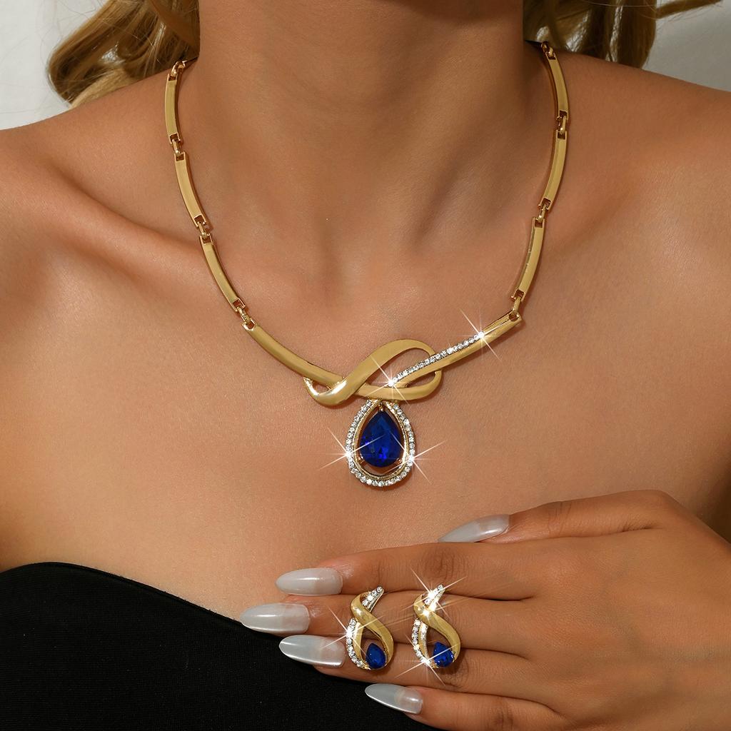 Foreign Trade Source Fashionable and Personalized Alloy Necklace Earrings Two-piece Set Jewelry Dinner Accessories