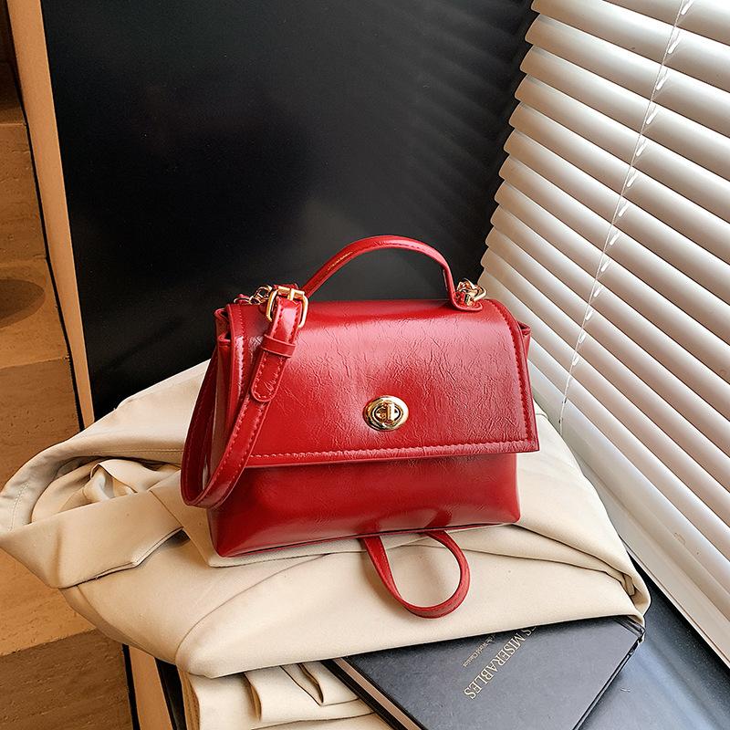 High-end fashion small square bag 2025 summer new trend versatile shoulder bag Korean version simple casual armpit bag