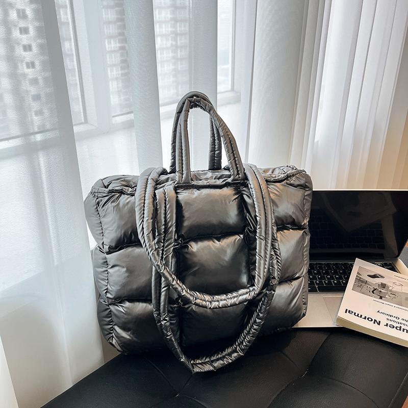 Large-capacity Cotton Clothing Bag Women's Autumn and Winter Versatile New Casual Shoulder Bag Popular Commuter Tote Bag