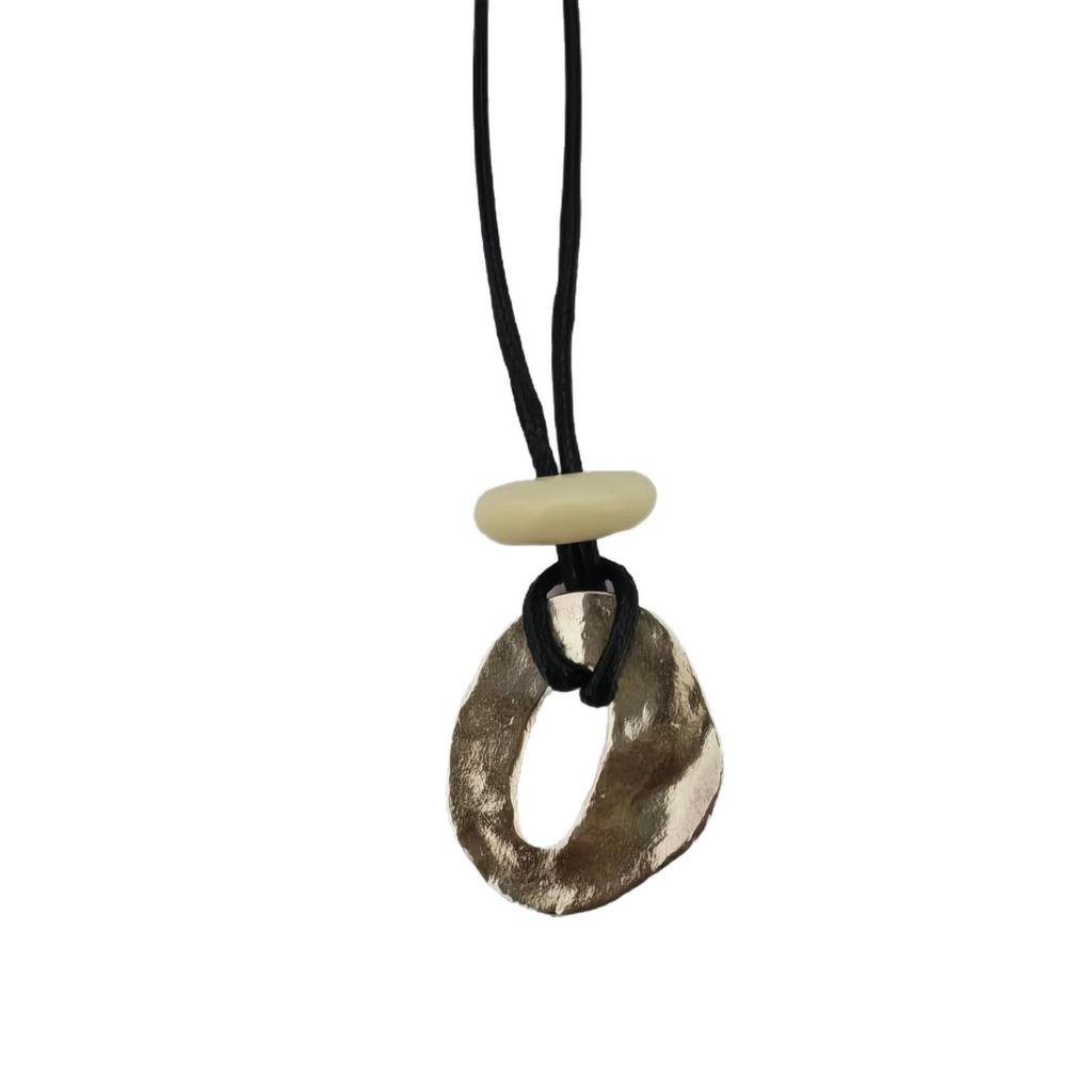 Stylish Bow Ballet Shoe Pendant Necklace for Women – Long Pull-String Sweater Chain Accessory