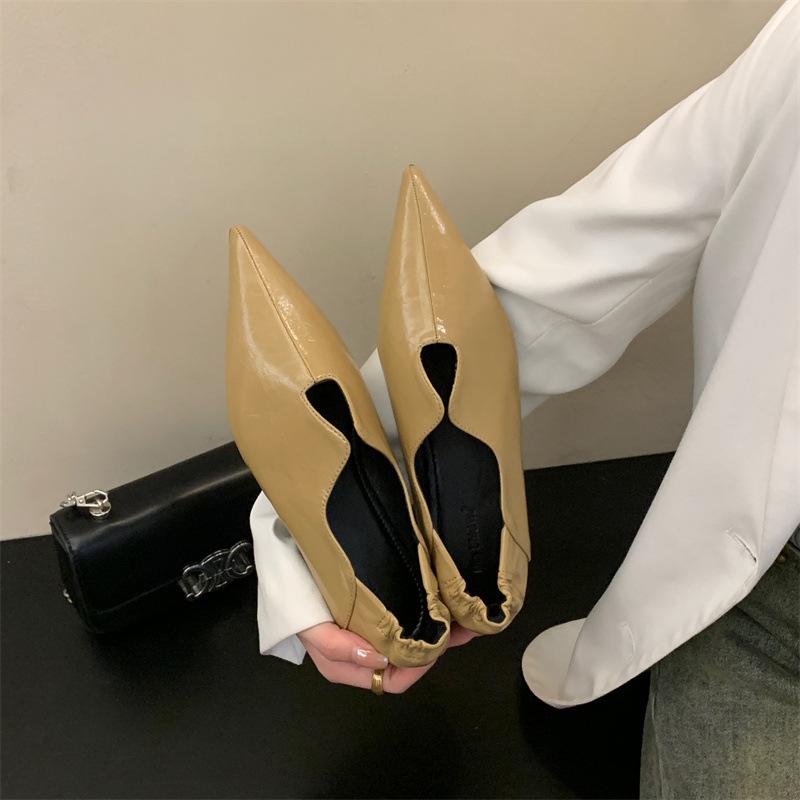 

2025 spring and autumn new fashion versatile fashion simple flat-bottomed ladyshoes women pointed soft leather soft sole one pedal 39