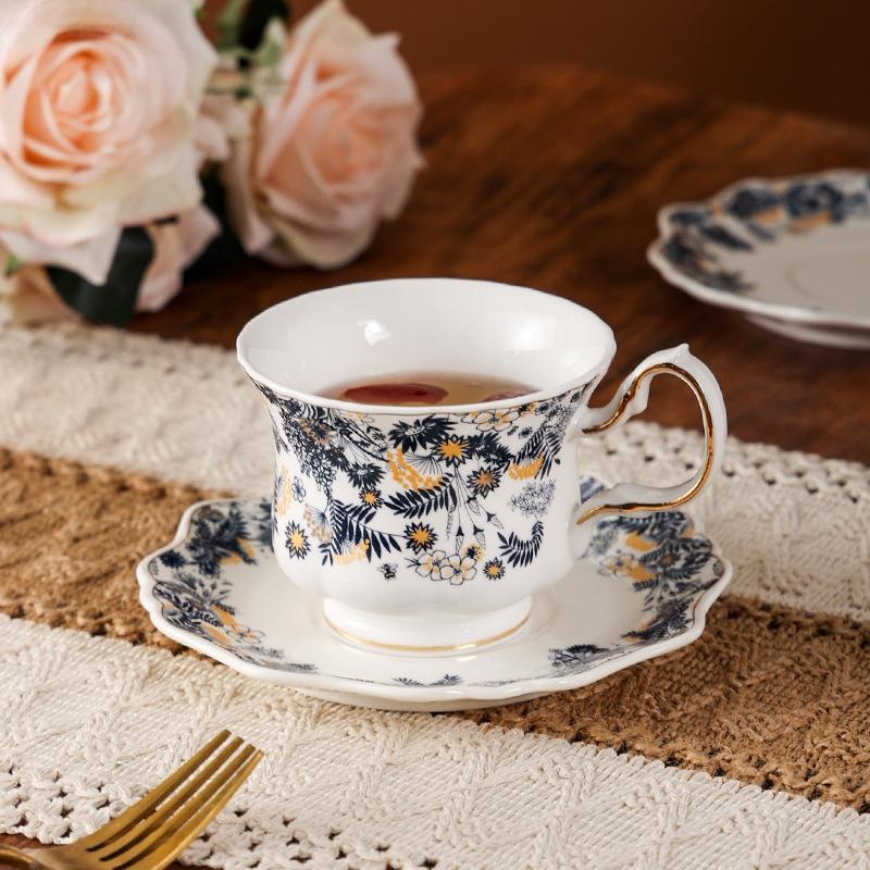 Painted Flower Porcelain Mugs Classic Cup&saucer Golden Edge Coffee Mug Dining Table Afternoon Tea Teacup Fruits Juice Cup