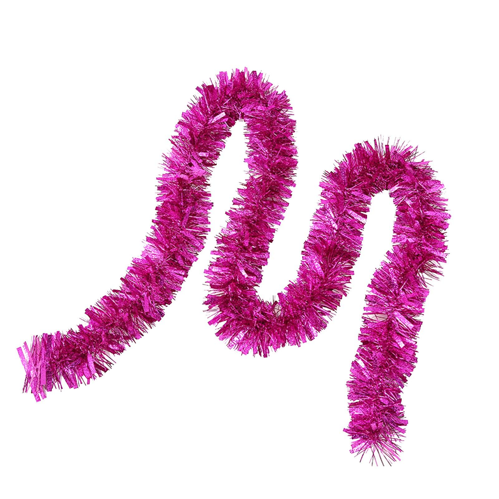 

Праздничные декоративные шерстяные полоски используются для рождественских украшений в помещении или на открытом воздухе. белый