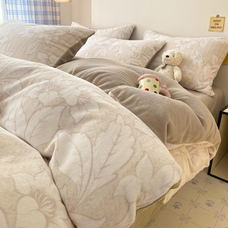 Thickened Milk Fleece Bed Four-Piece Set, Double-Sided Fleece Coral Fleece Quilt Cover, Bed Sheet Three-Piece Set