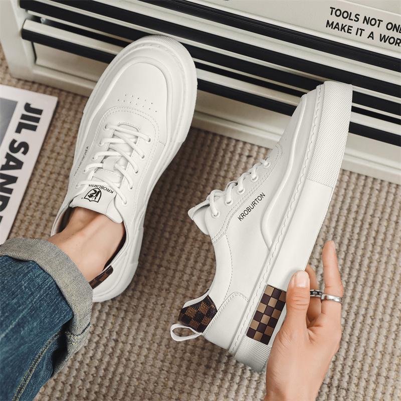 Klassische Board-Schuhe Frühling neu schlichter Stil Trend-Farbgebung Herren Freizeit-Board-Schuhe Studentenschuhe Pendler Herrenschuhe